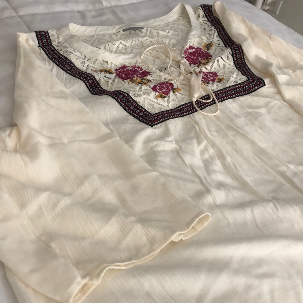 Plus size Avenue 22/24 gauze tunic.